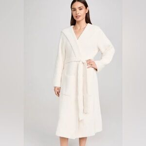 Barefoot Dreams Cozy Cream Robe size 3